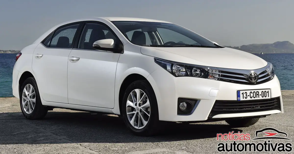 Donos de Corollas brancos 2010 a 2014 processam a Toyota por pintura que descasca quando exposta ao sol