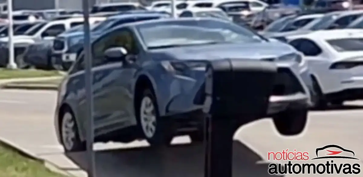 Calor extremo faz estrada criar uma “super-lombada” do nada, e quem sofreu foi este Corolla