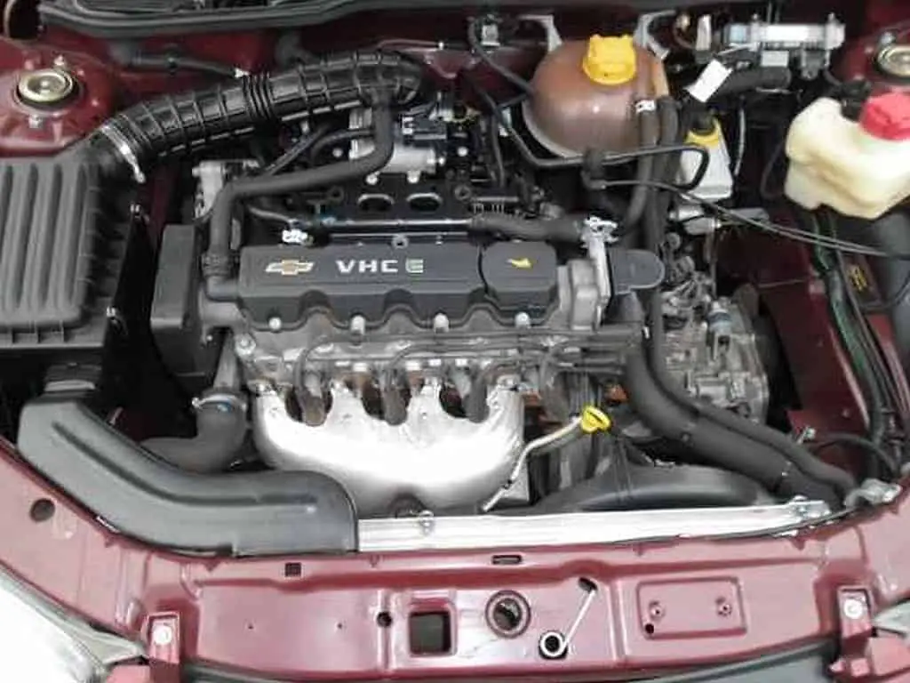 Corsa Joy hatch e sedan: motores, anos, equipamentos e detalhes