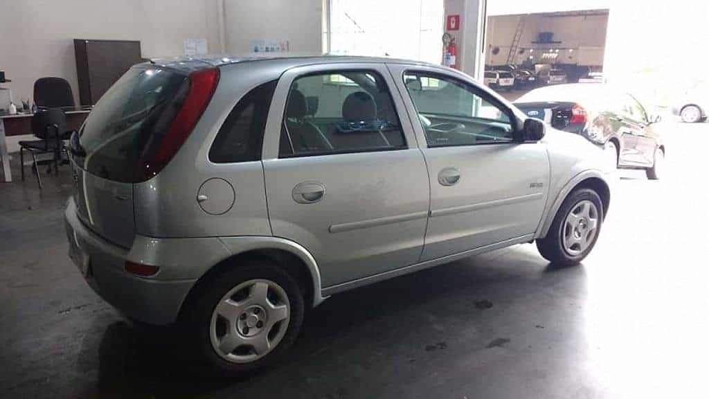 Corsa Maxx: a versão intermediária vendida entre 2004 e 2012