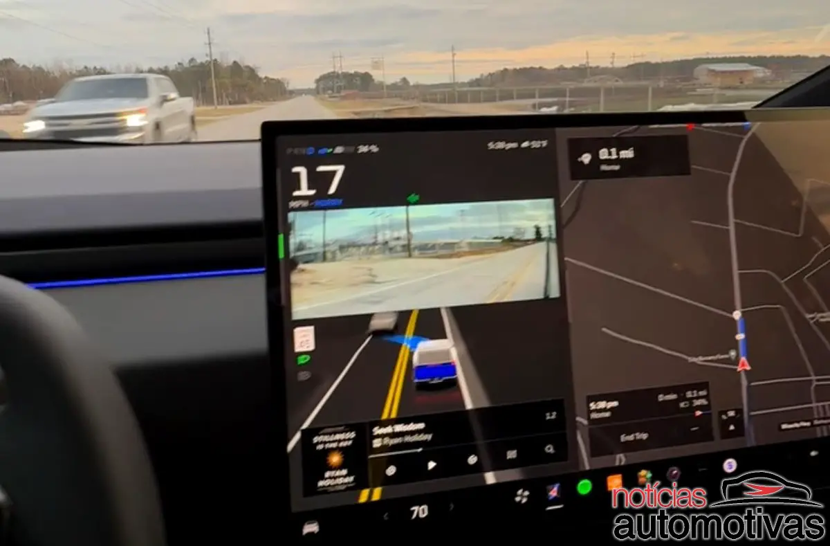 Enquanto a Tesla se prepara para lançar serviço de táxi autônomo, sistema FSD quase faz Cybertruck bater de frente com outro veículo