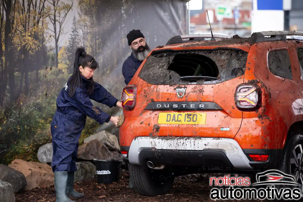 Dacia: "lava-rápido" para sujar carros e encorajar aventureiros 