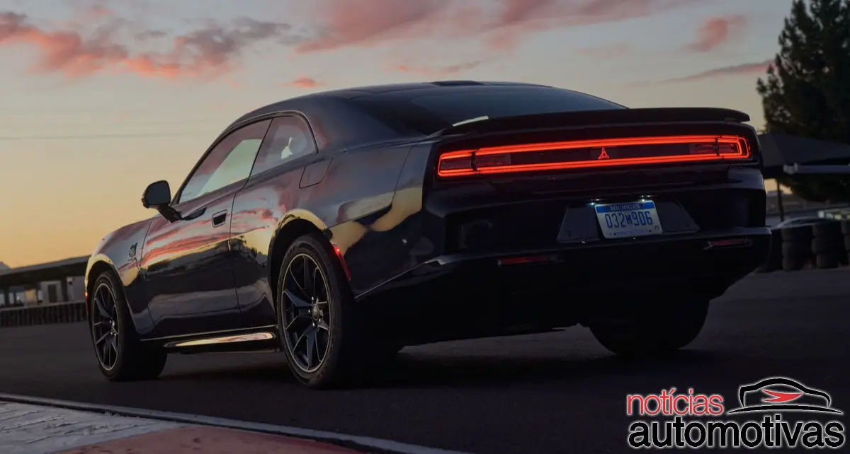 dodge daytona ev (9)