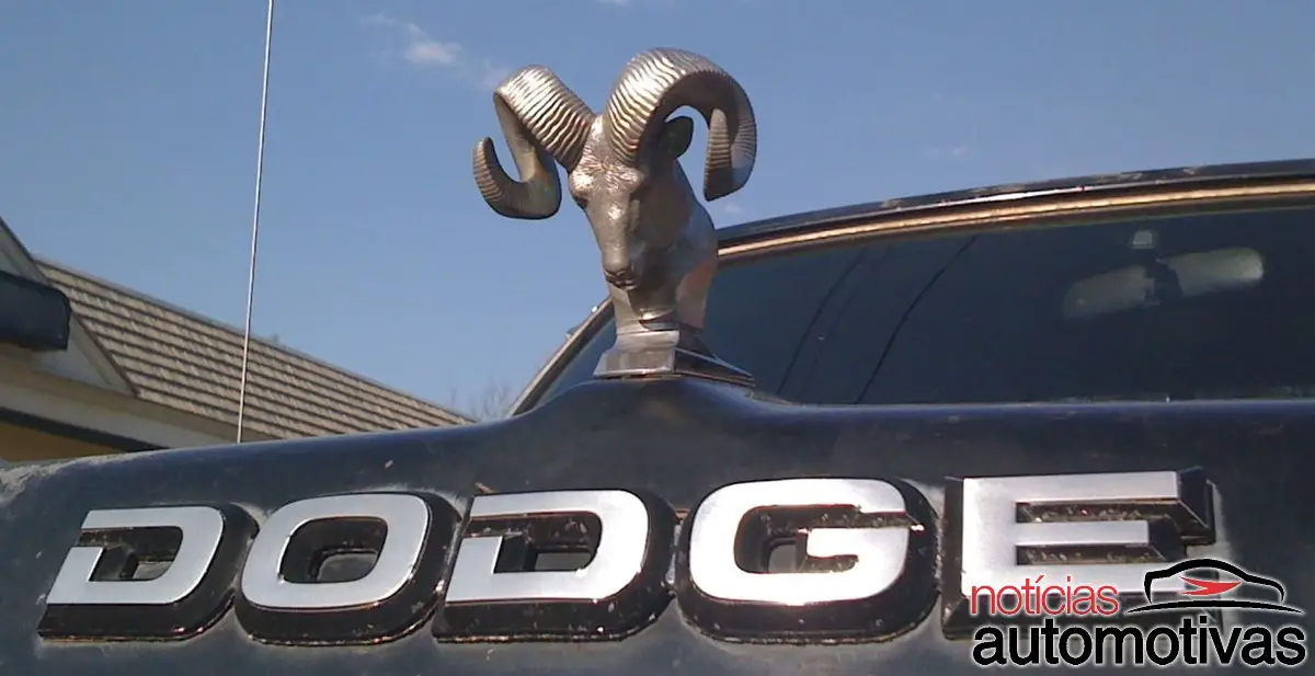 dodge ram ornamento capo