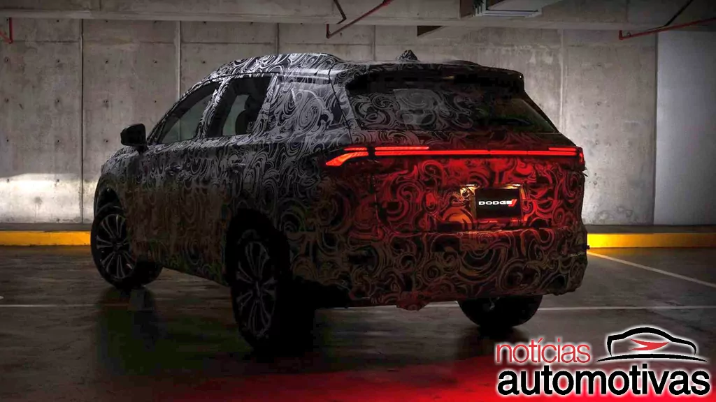 Novo Dodge Journey? Stellantis revela teaser de SUV no México 