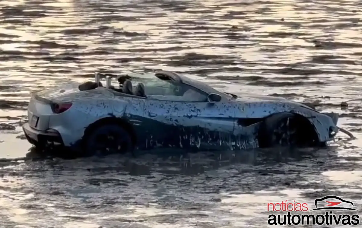 ferrari portofino atolada