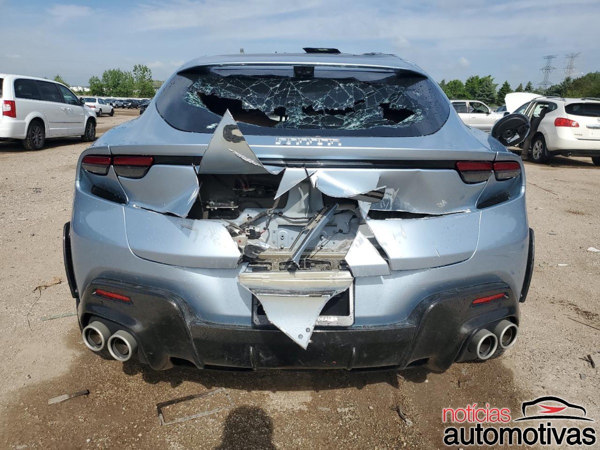 ferrari purosangue acidentada (6)
