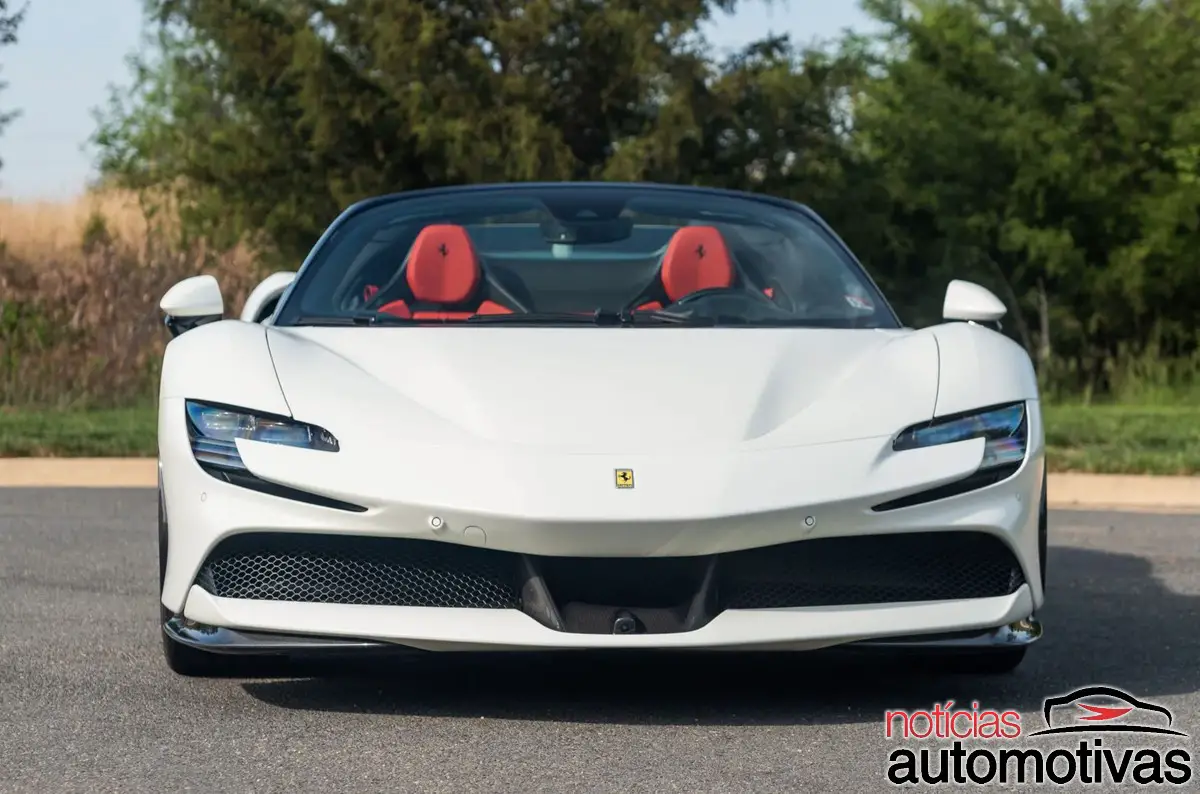 ferrari sf90 branca (2)