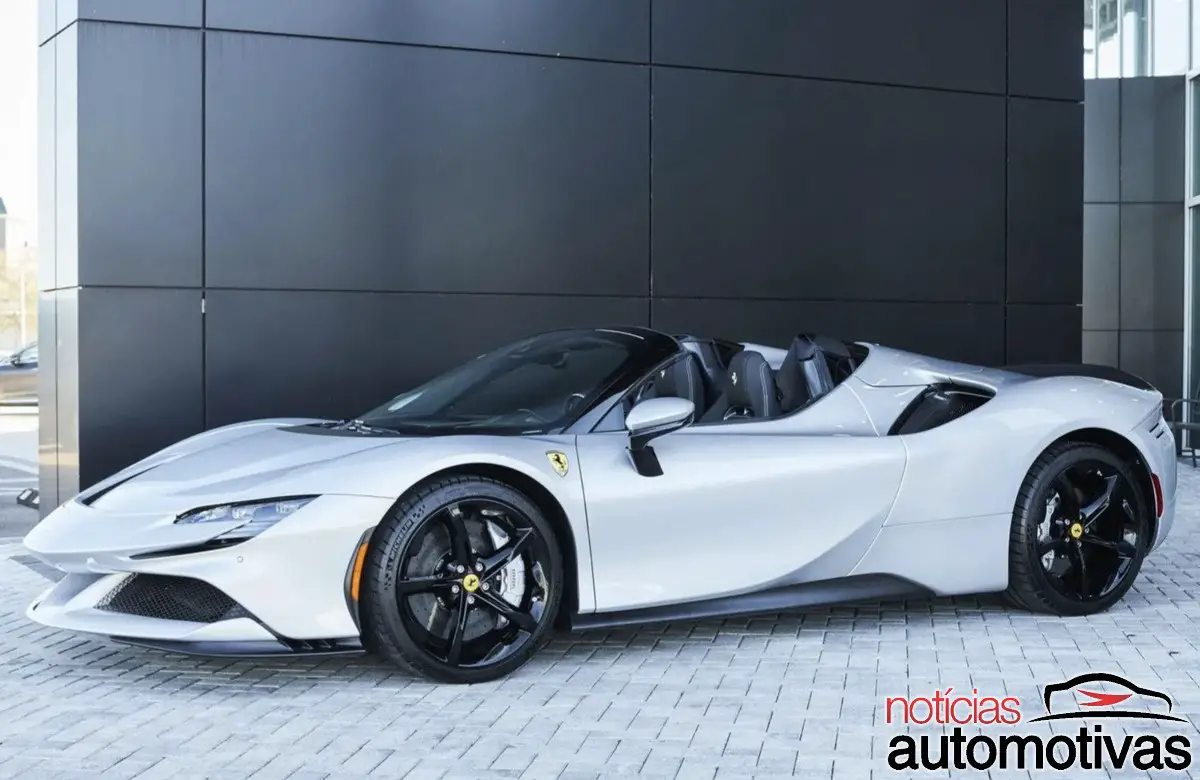 Dono de Ferrari SF90 perde R$ 700 mil em poucos quilômetros e mostra que luxo também sofre com desvalorização