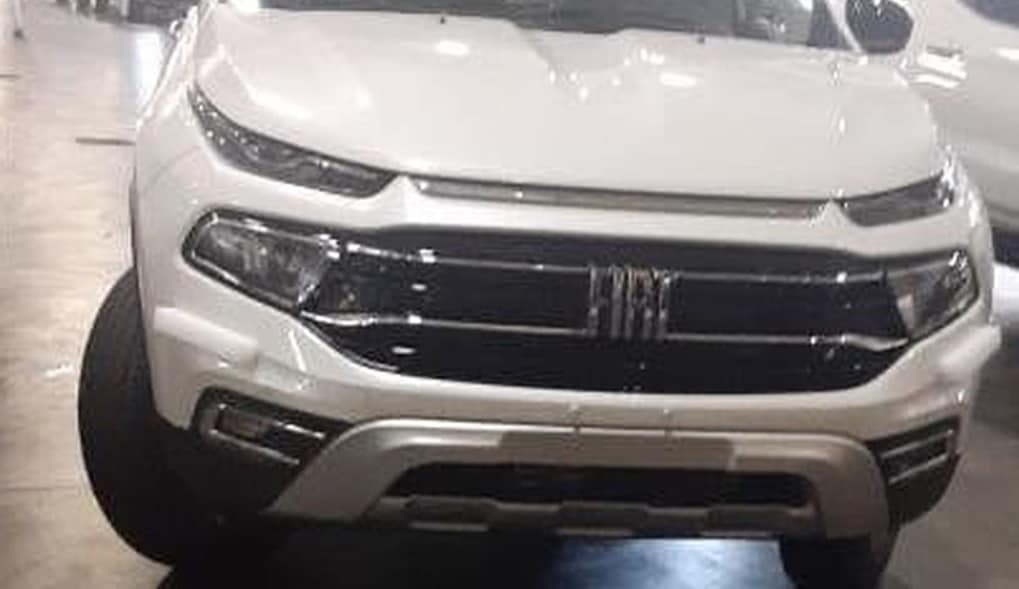 Fiat Toro 2022 é flagrada novamente e chega dia 22 de abril 