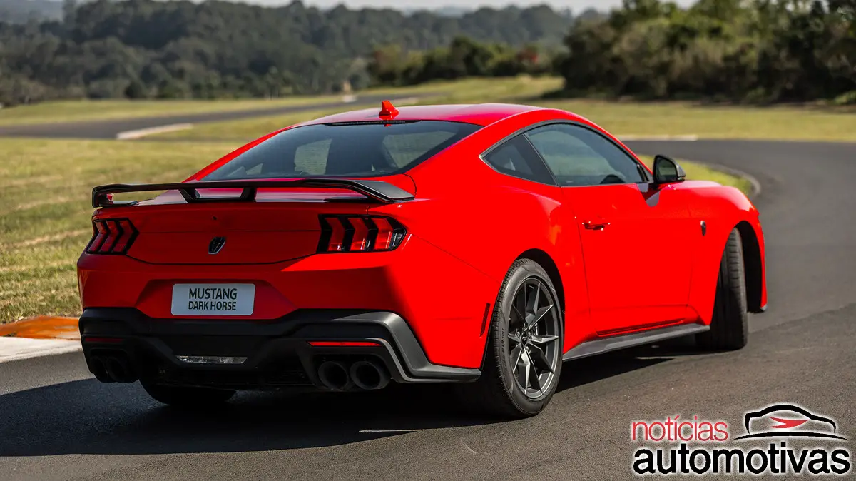 ford mustang dark horse 2