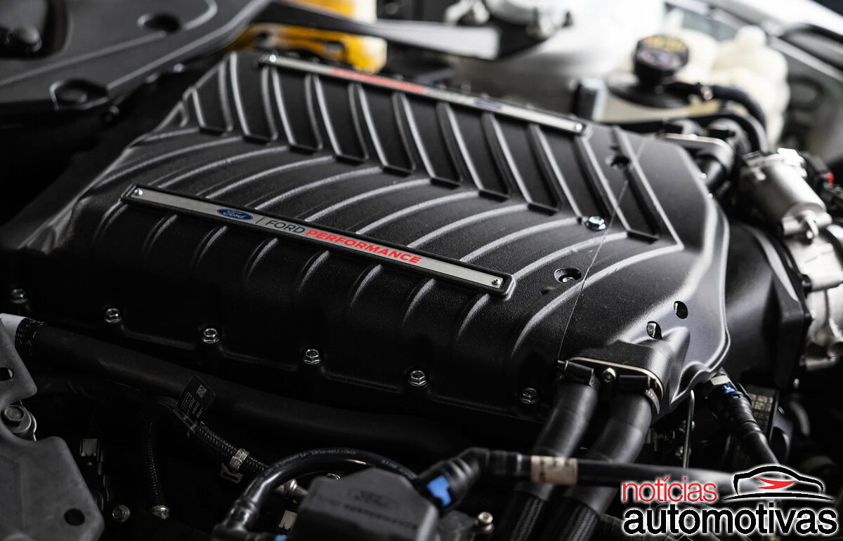 ford v8 supercharger