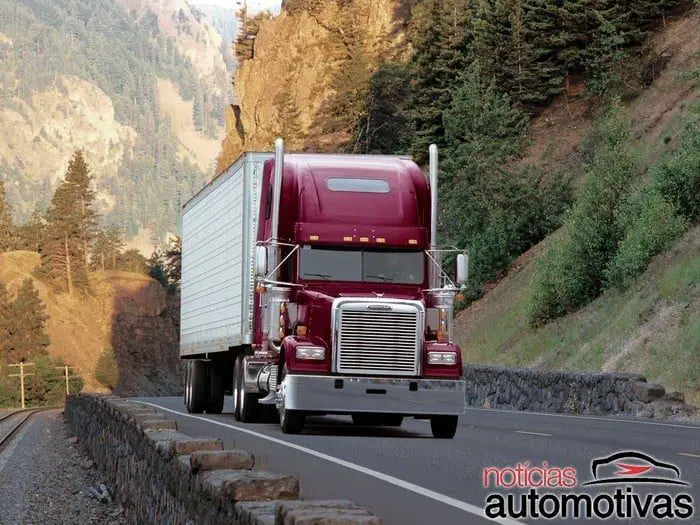Freightliner: A famosa marca de caminhões americanos da Daimler 