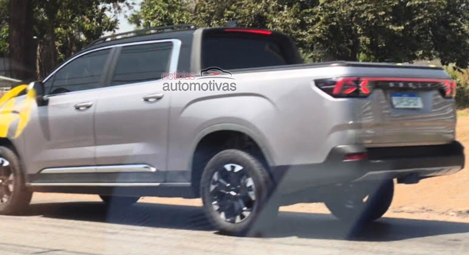 Flagra: Geely prepara uma picape média híbrida com base na elétrica Riddara RD6; teremos uma equivalente da Renault?