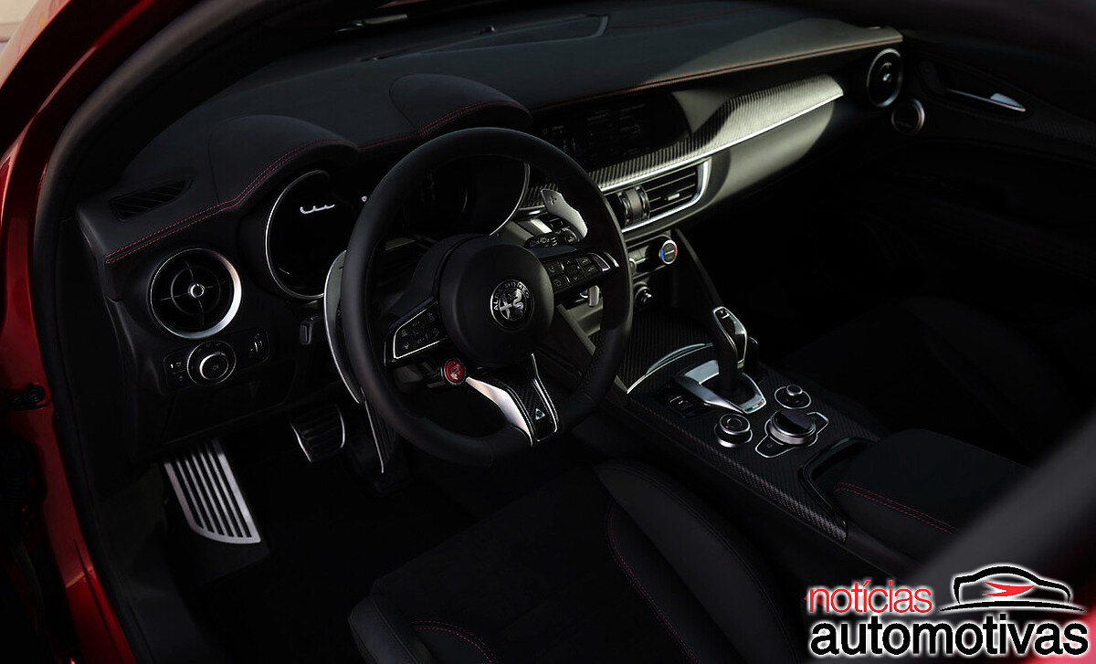 giulia stelvio quadrifoglio 5