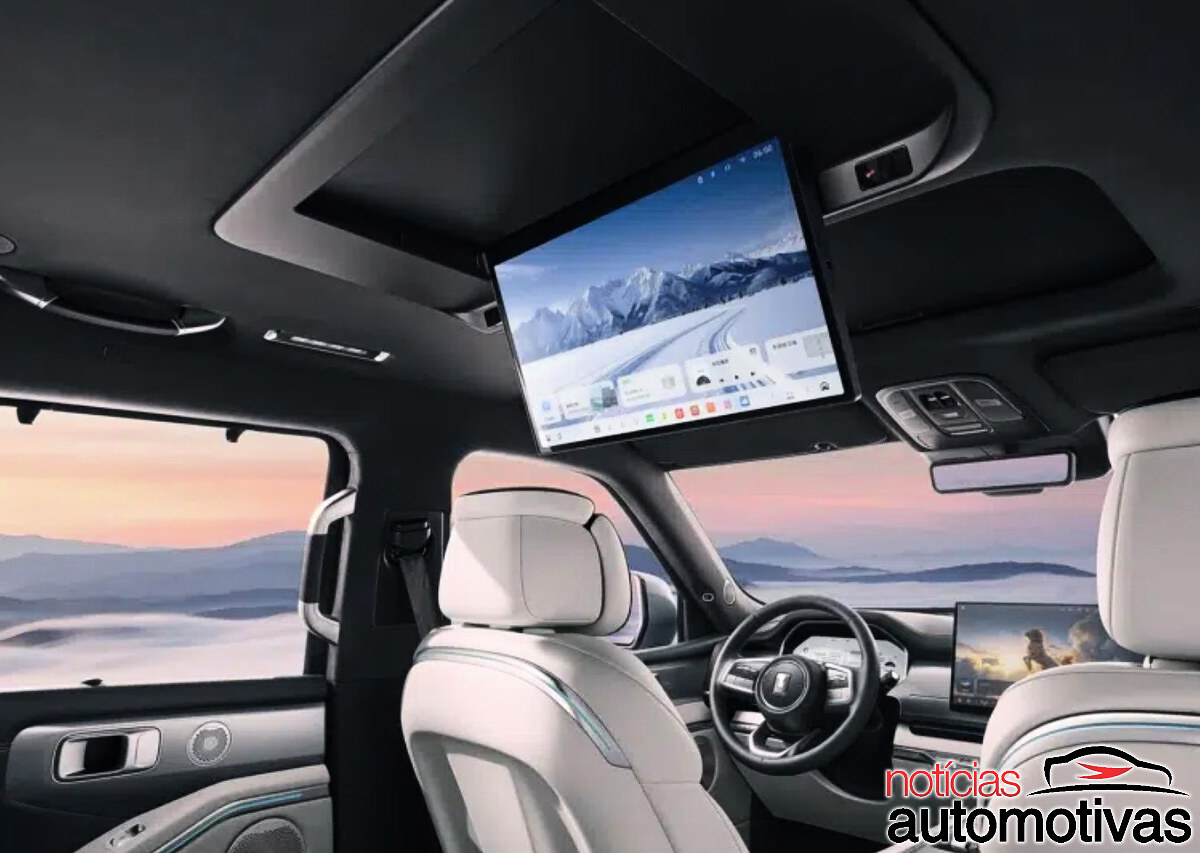 gwm tank 700 hi4 z interior (2)