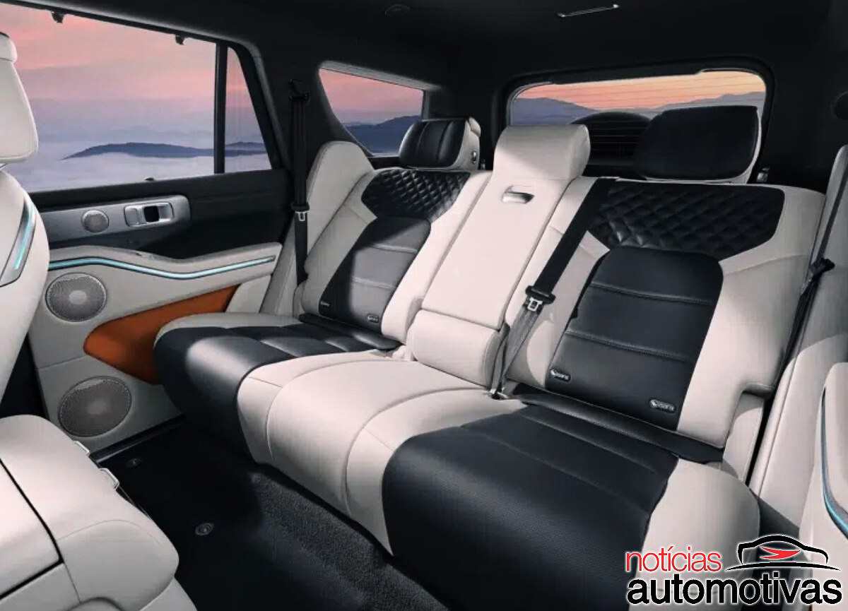 gwm tank 700 hi4 z interior (3)