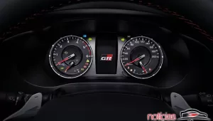 Em breve no Brasil, Toyota Hilux GR Sport debuta na Tailândia 