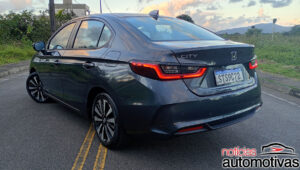 honda city sedan touring avaliação na (47)