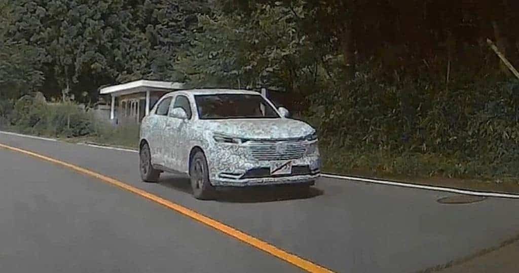 Próximo Honda HR-V é flagrado em estrada no Japão 