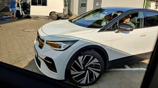 Volkswagen ID.5 GTX é flagrado na Europa 