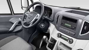 Para levar passageiros, JAC iEV750 Vip chega por R$ 419.900 