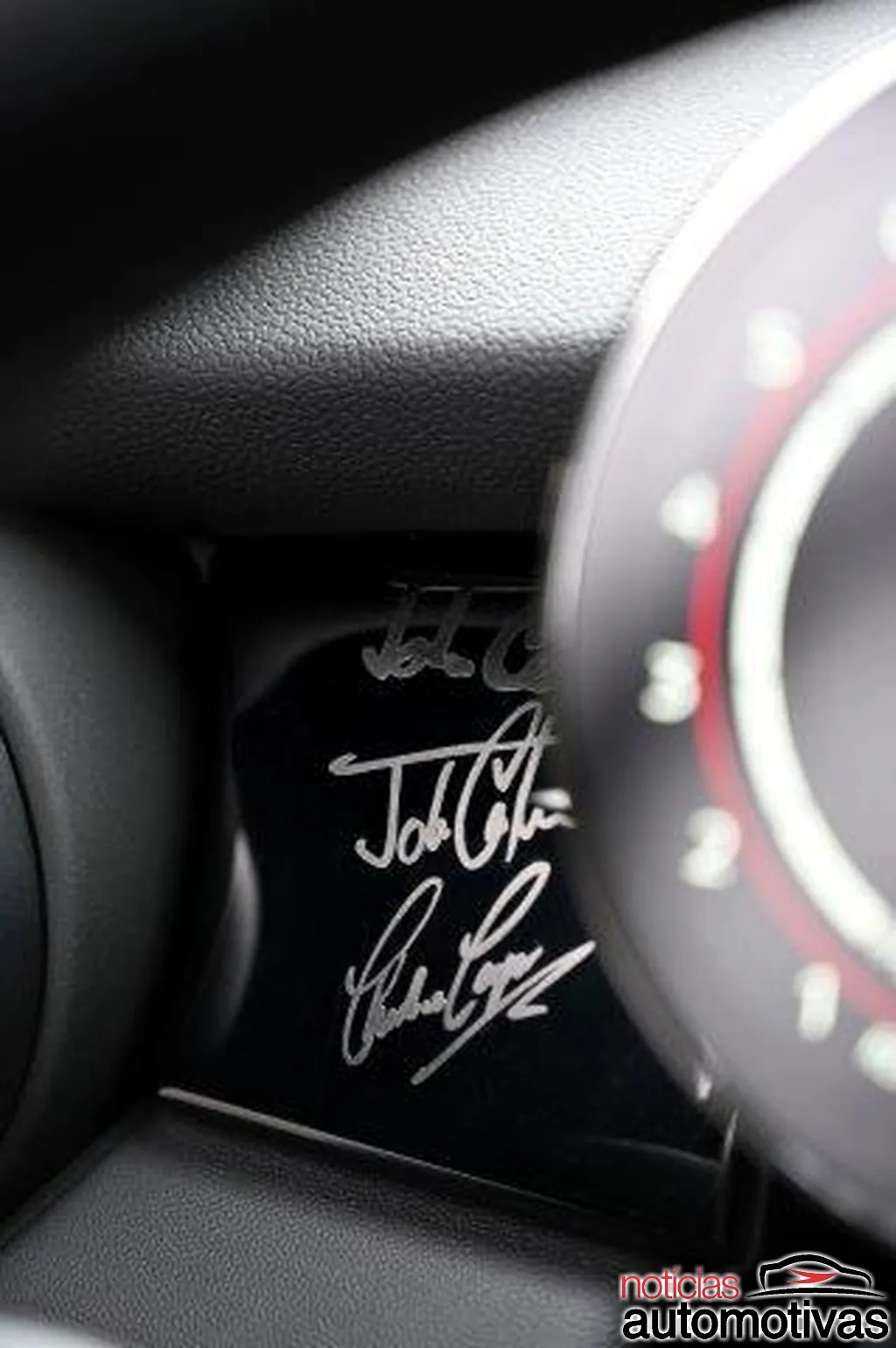MINI Anniversary Edition usa mecânica do JCW e custa R$ 299.990 
