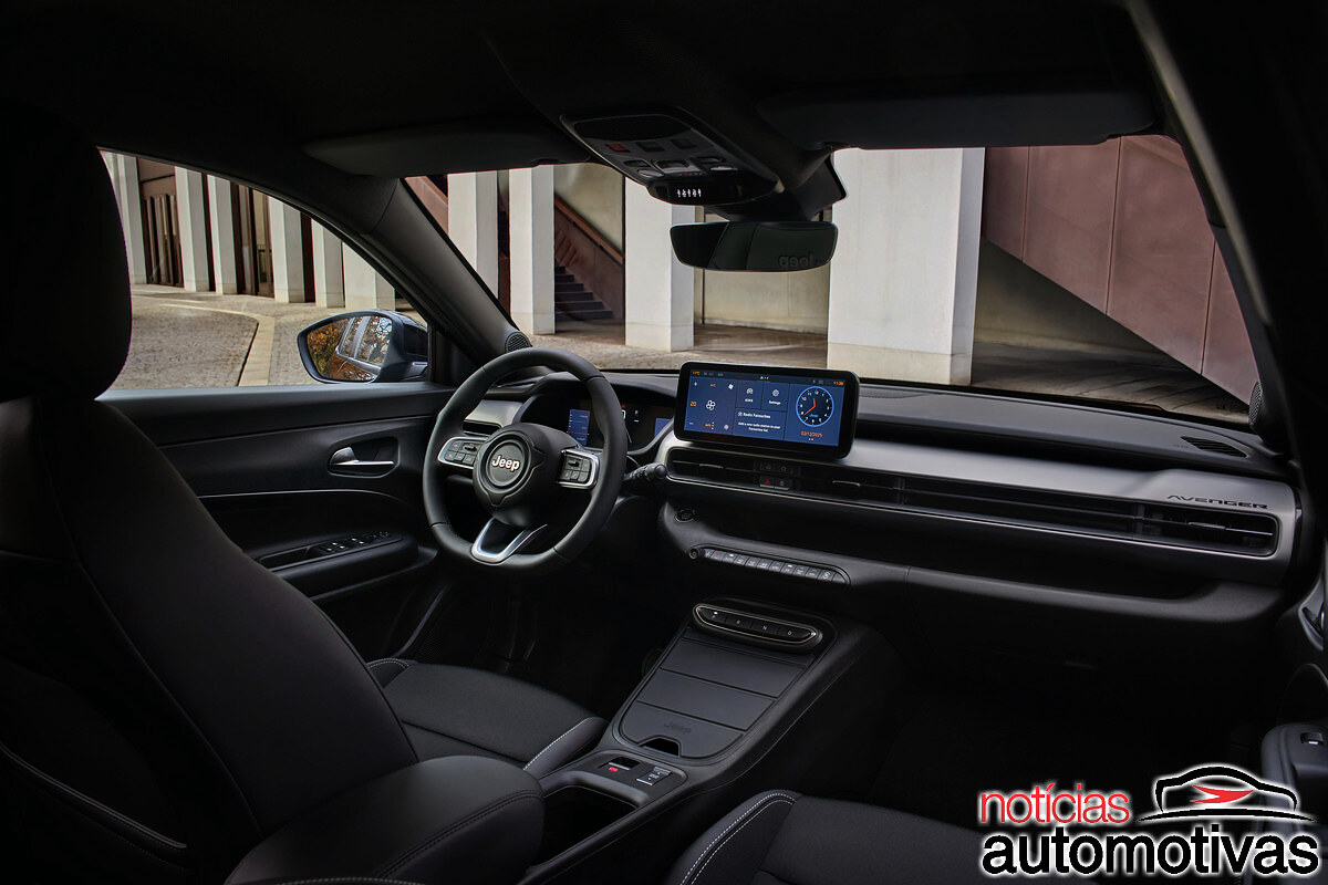 jeep avenger black edition 4