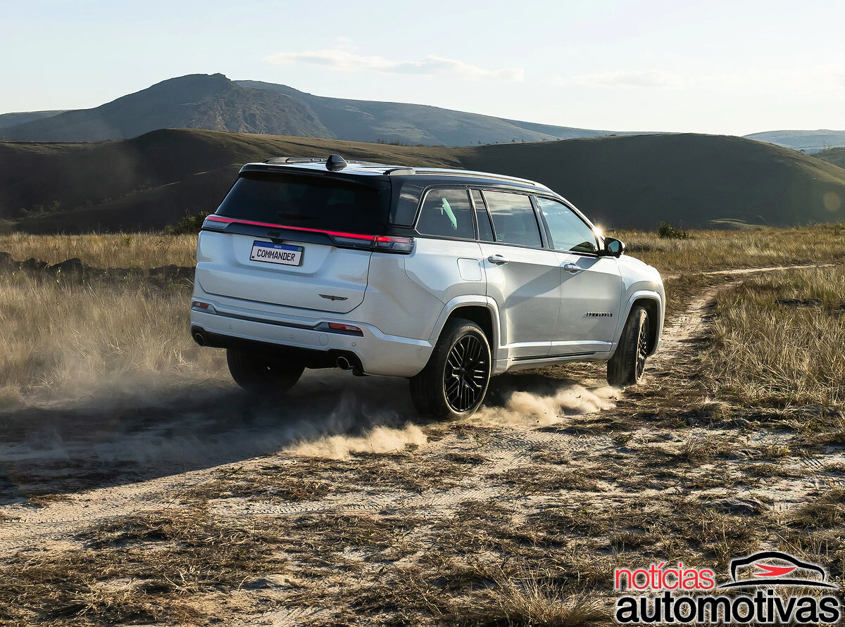 jeep commander blackhawk 2027 (2) jeep commander blackhawk 2027 (2)