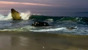 jeep wrangler dentro do mar 1