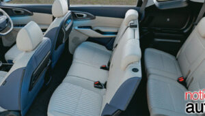 kia carens clavis 7