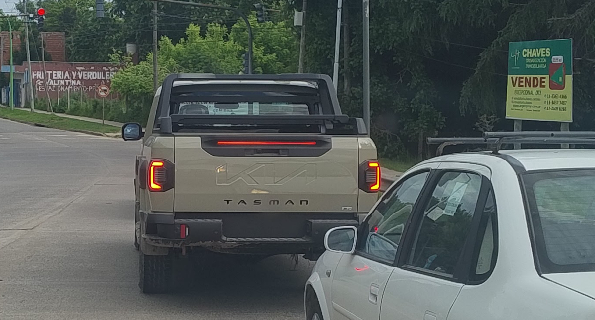kia tasman argentina
