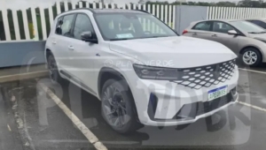 koleos hybrid 1