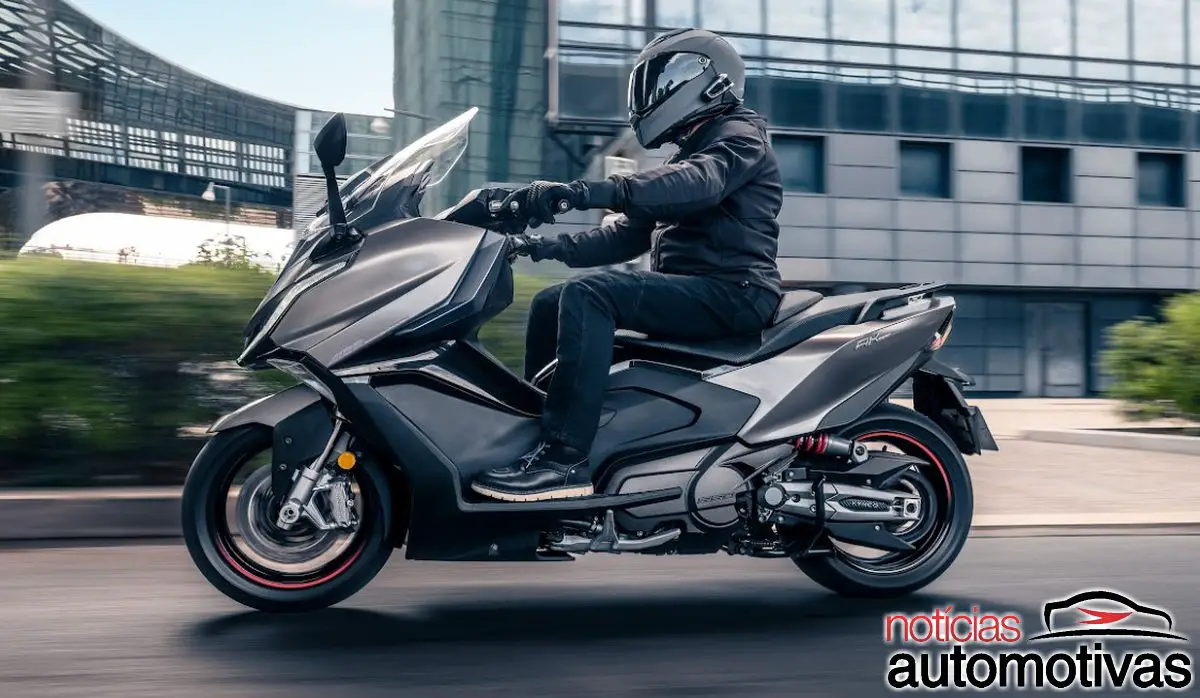 kymco ak550 premium 2