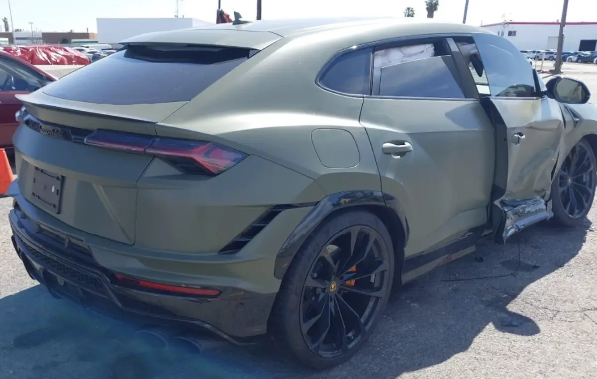 lamborghini urus acidentado 3