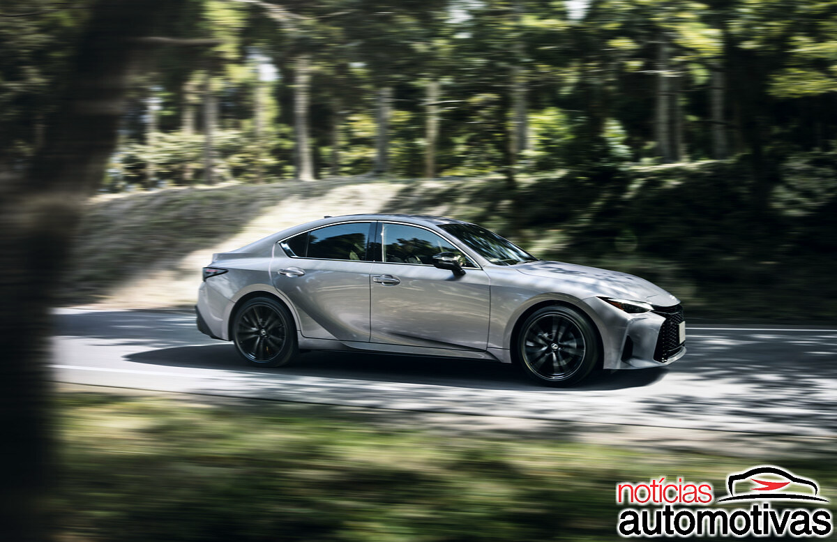 lexus is 300h 2 lexus is 300h 2