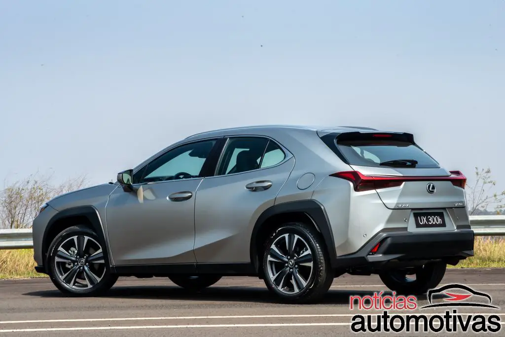 lexus ux300h 2025 2