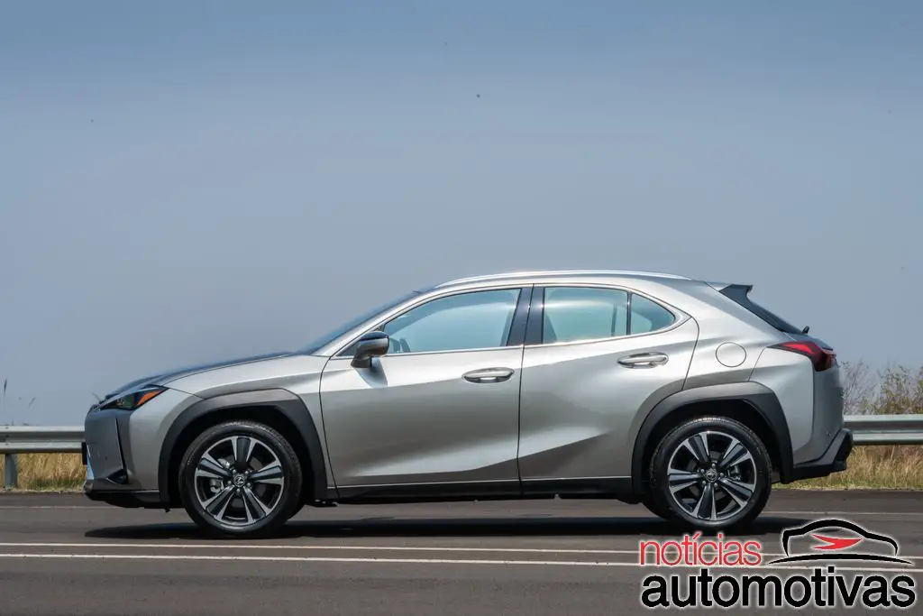 lexus ux300h 2025 3