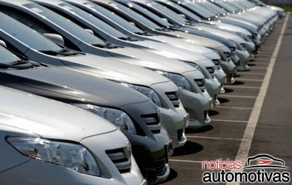 Mercado: setor automotivo está criando uma bolha, diz economista 