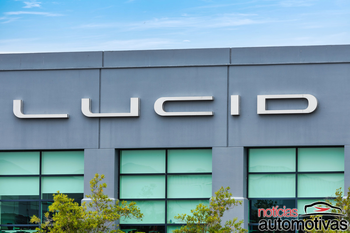 lucid logo (1) lucid logo (1)