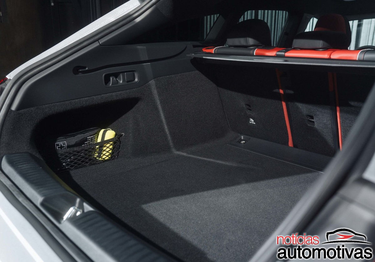 mb cla shooting brake 2026 4