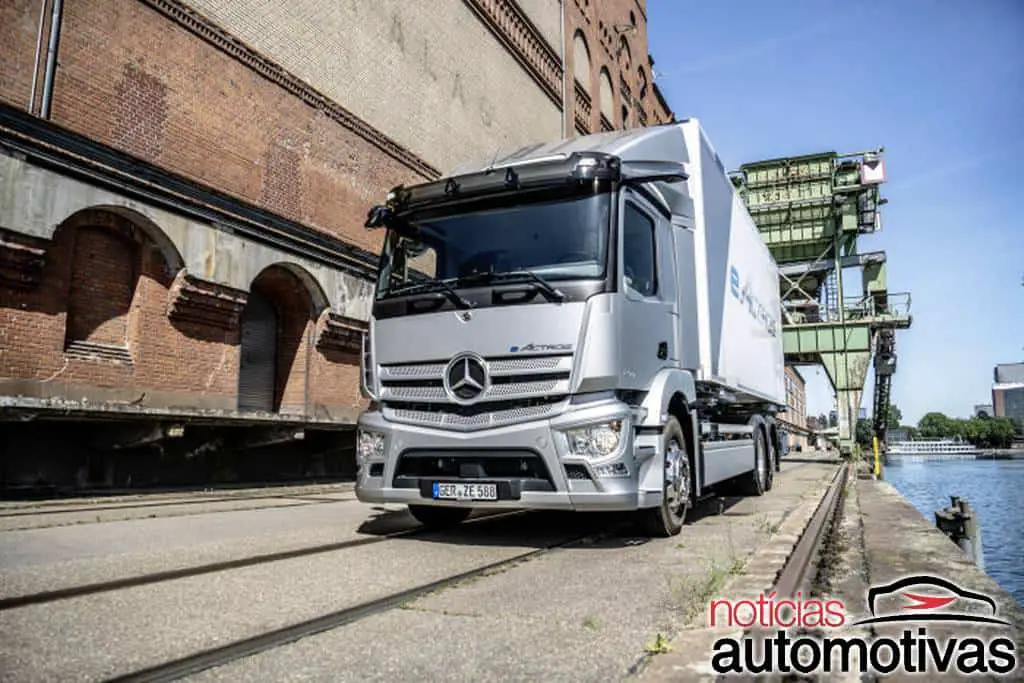 Mercedes-Benz eActros é o primeiro caminhão elétrico da marca 