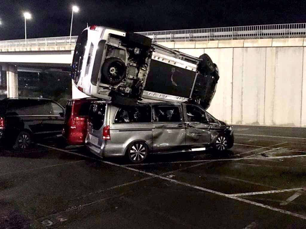 Mercedes-Benz: ex-funcionário volta à fábrica e destrói 69 veículos 
