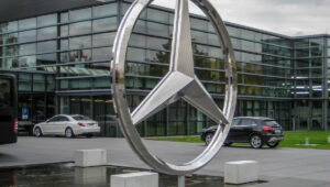 mercedes logo fabrica sindelfingen