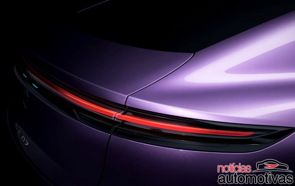 Marca chinesa nem tenta disfarçar: a cópia do Taycan é tão real que a traseira parece ter sido desenhada olhando foto de um Porsche