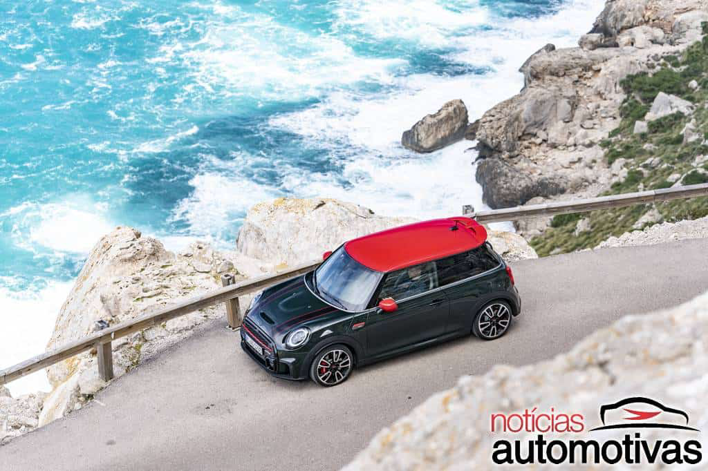 Brinquedo, MINI John Cooper Works 2022 chega por R$ 269.990 