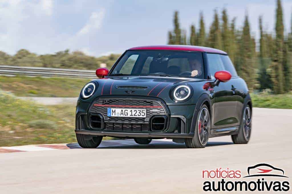 Brinquedo, MINI John Cooper Works 2022 chega por R$ 269.990 
