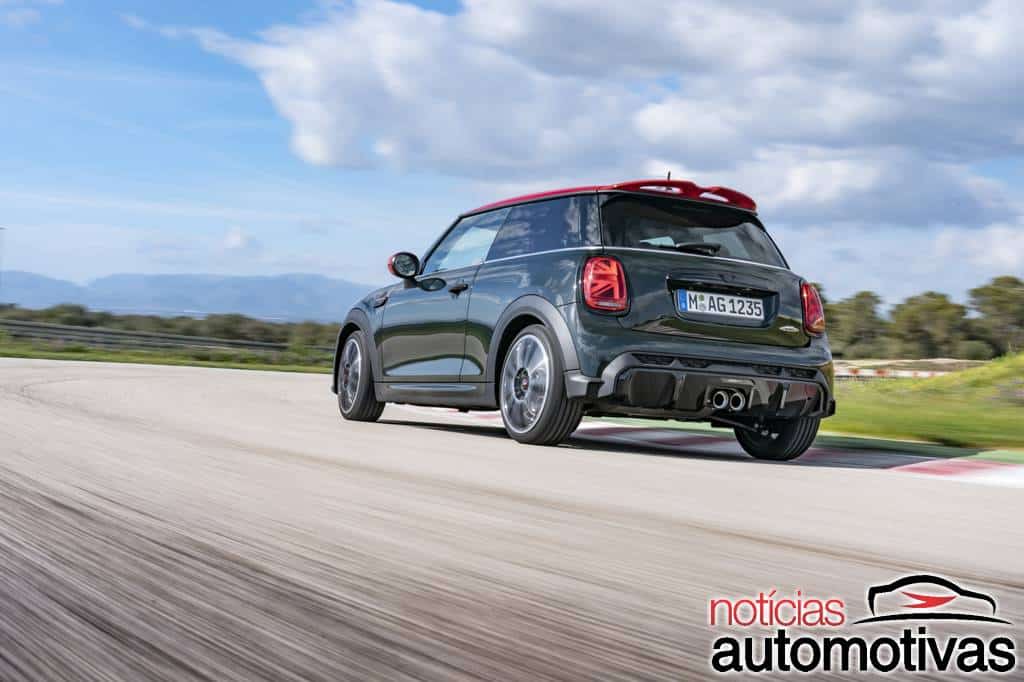Brinquedo, MINI John Cooper Works 2022 chega por R$ 269.990 