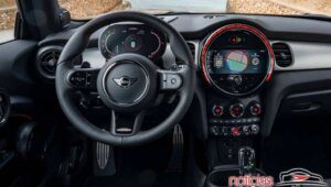 Brinquedo, MINI John Cooper Works 2022 chega por R$ 269.990 