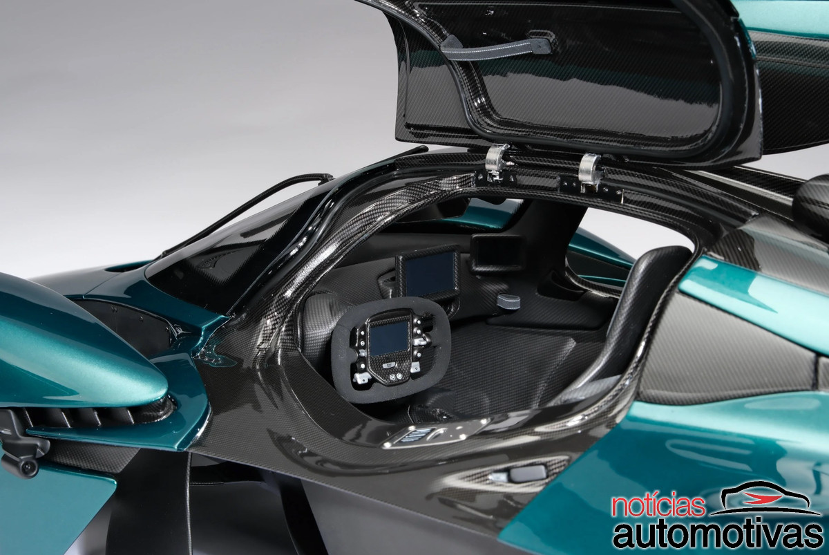 miniatura aston martin valkyrie (7) miniatura aston martin valkyrie (7)